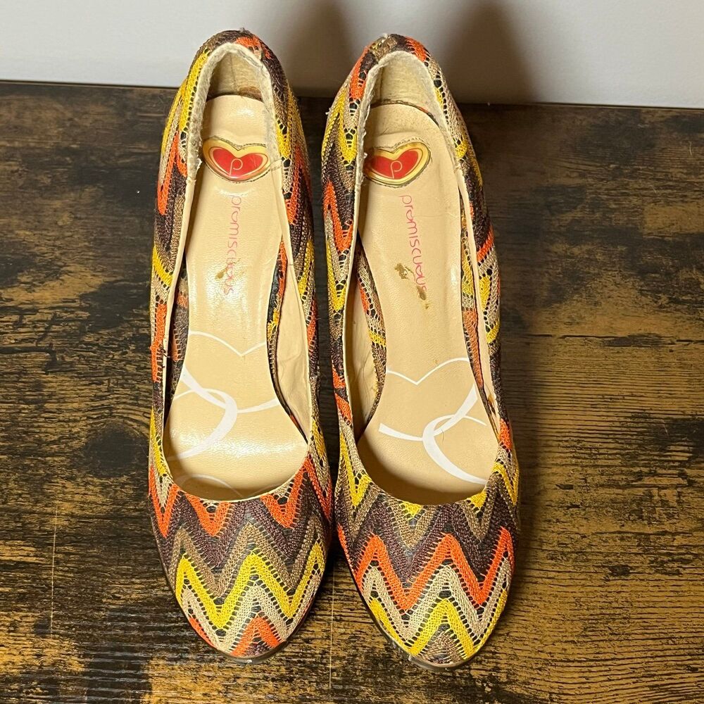 Promiscuous Women’s Platform Pumps Heels Size 8 Multicolor Chevron Fall - Picture 2 of 9